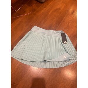 Girls new w tags Adidas tennis skirt/skort size XL slim fit